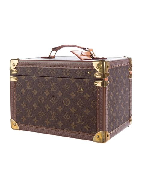 louis vuitton beauty case second hand|louis vuitton shop.